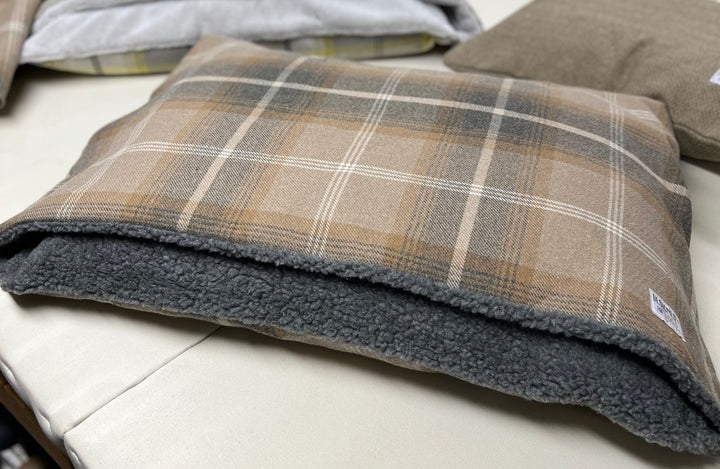 #design_elephant-check-dark-grey-sheepskin
