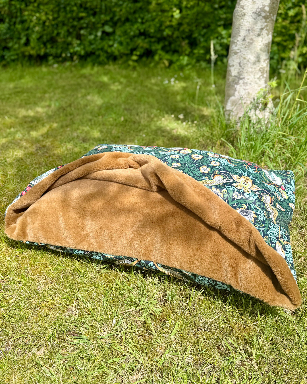 William Morris Ember Strawberry Thief Velvet Doggy Den Bed