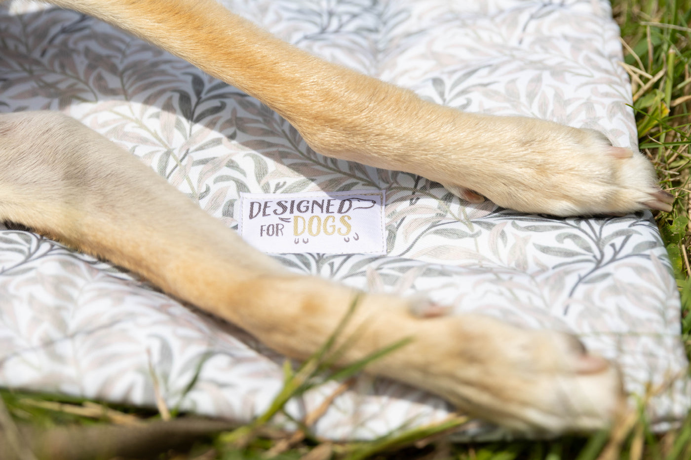 Waterproof Picnic Pads in William Morris Willow Bough, Linen