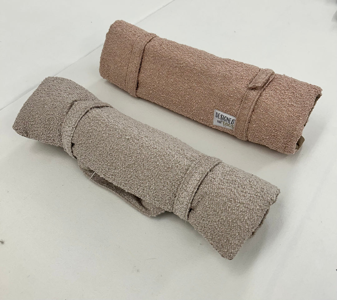 #design_baby-pink-boucle-darker-pink