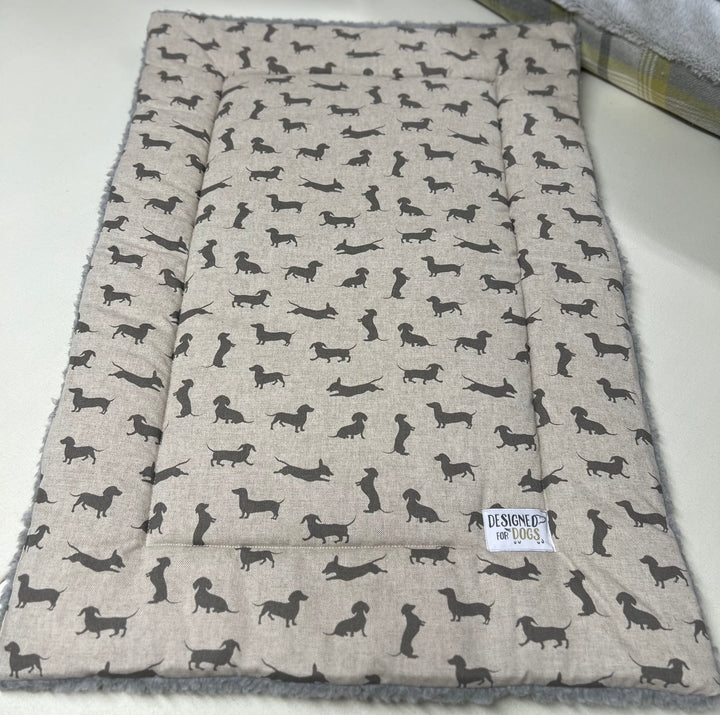 Small light grey dachshund patterned mat