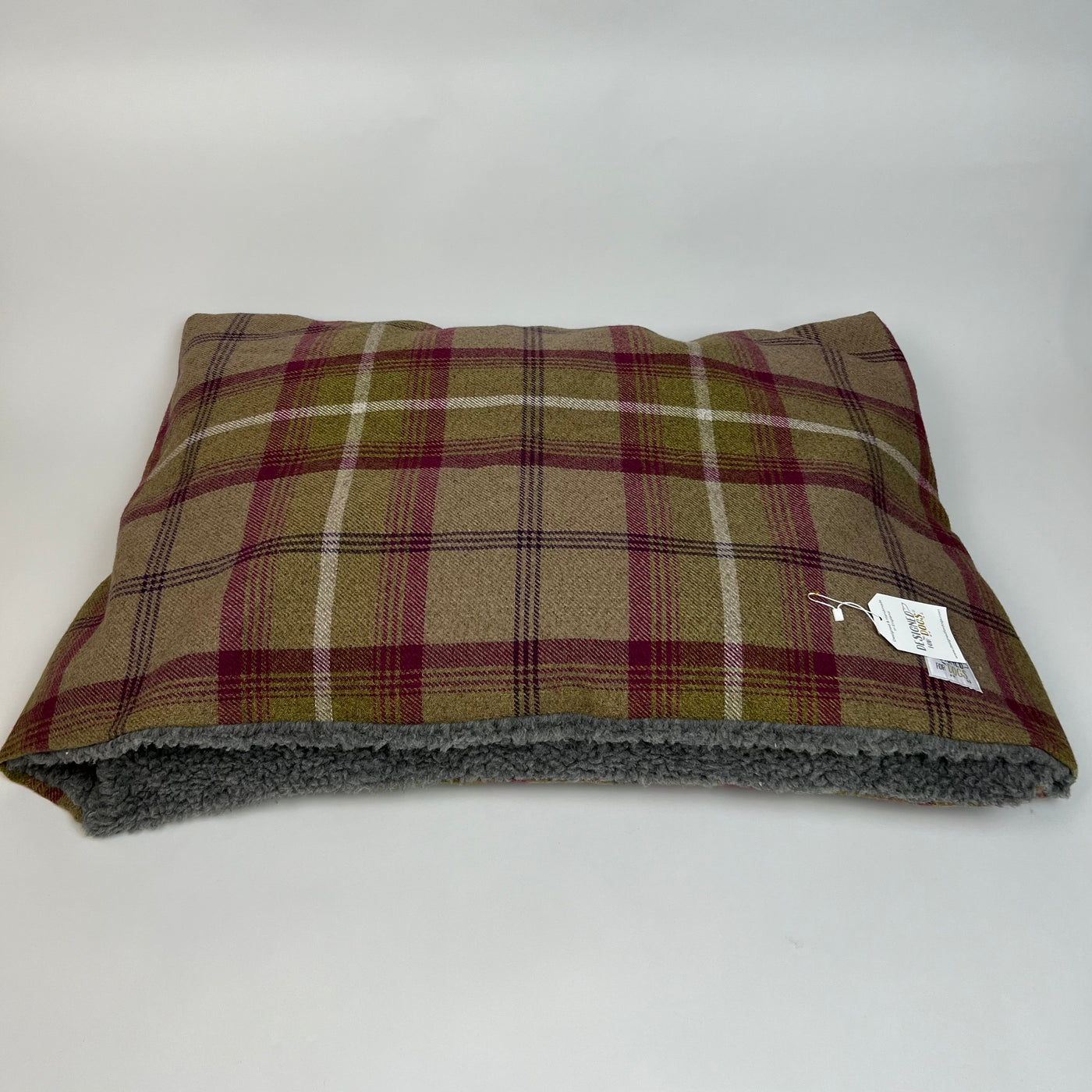 #design_heather-tartan-dark-grey-sheepskin