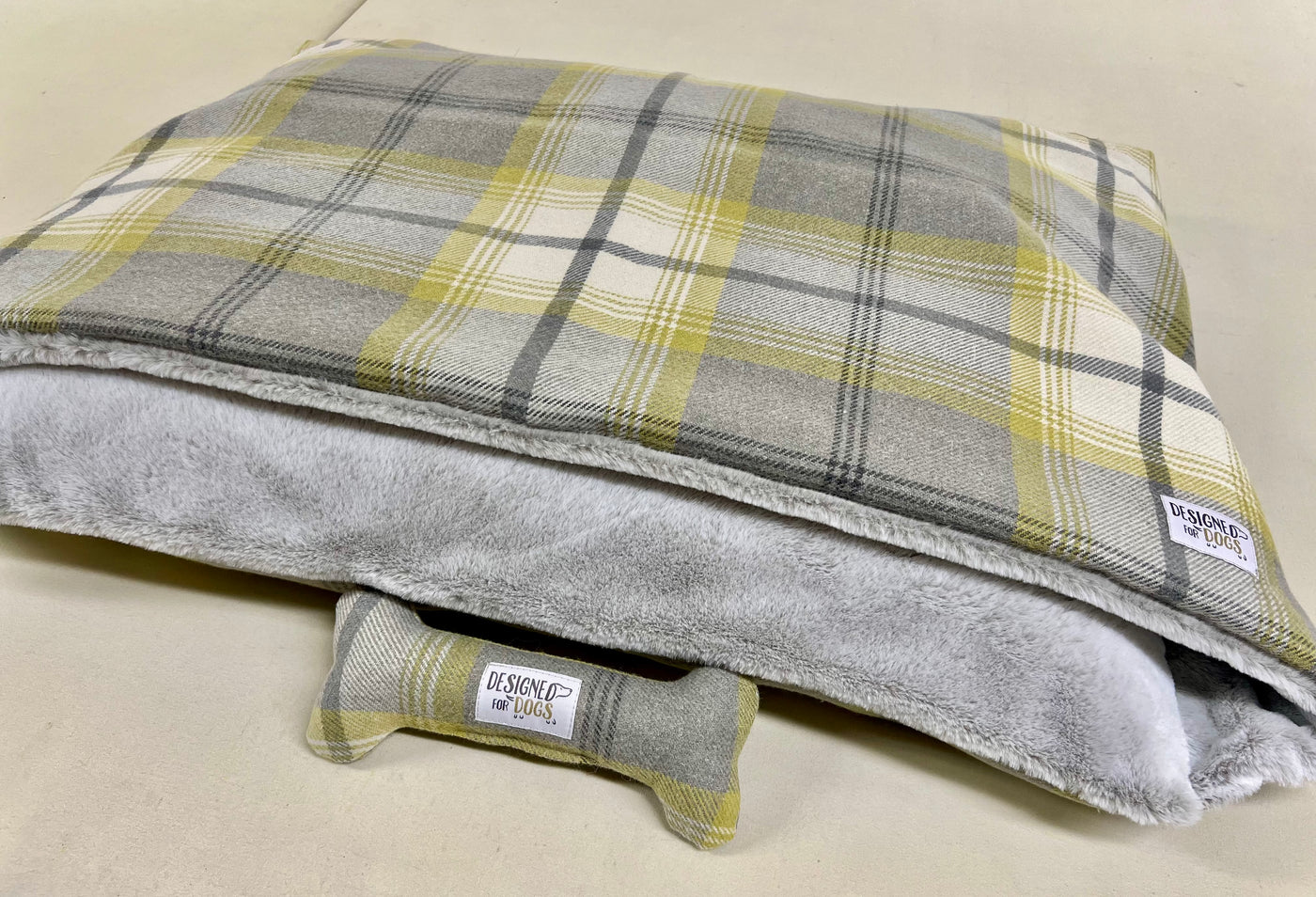 #design_grey-citrus-tartan-frost-fur-fleece