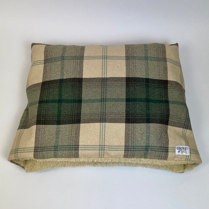 Farmhouse Tartan Den Bed