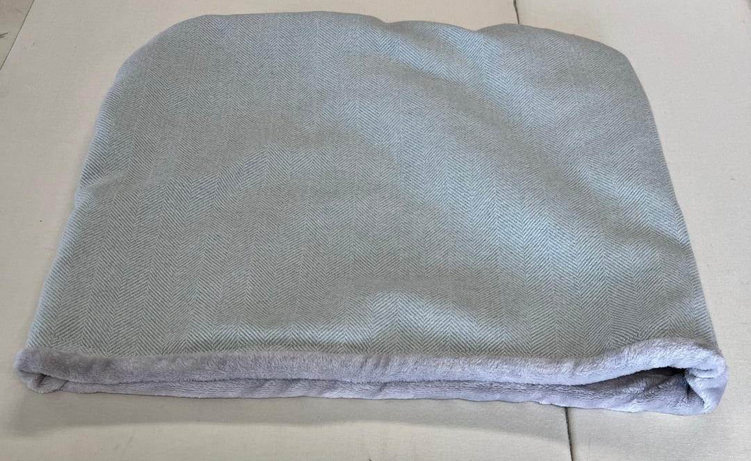#design_duck-egg-tweed-silver-supersoft