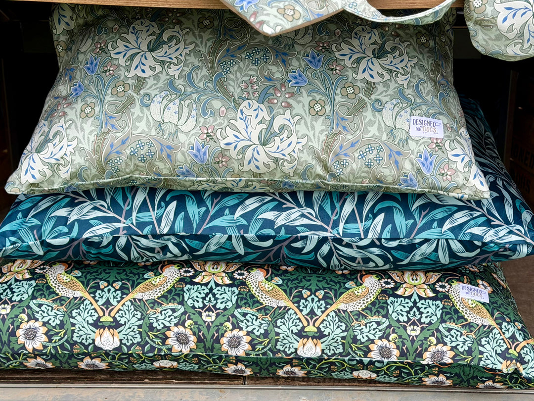 William Morris - Moss Green Golden Lily Pillow Dog Beds