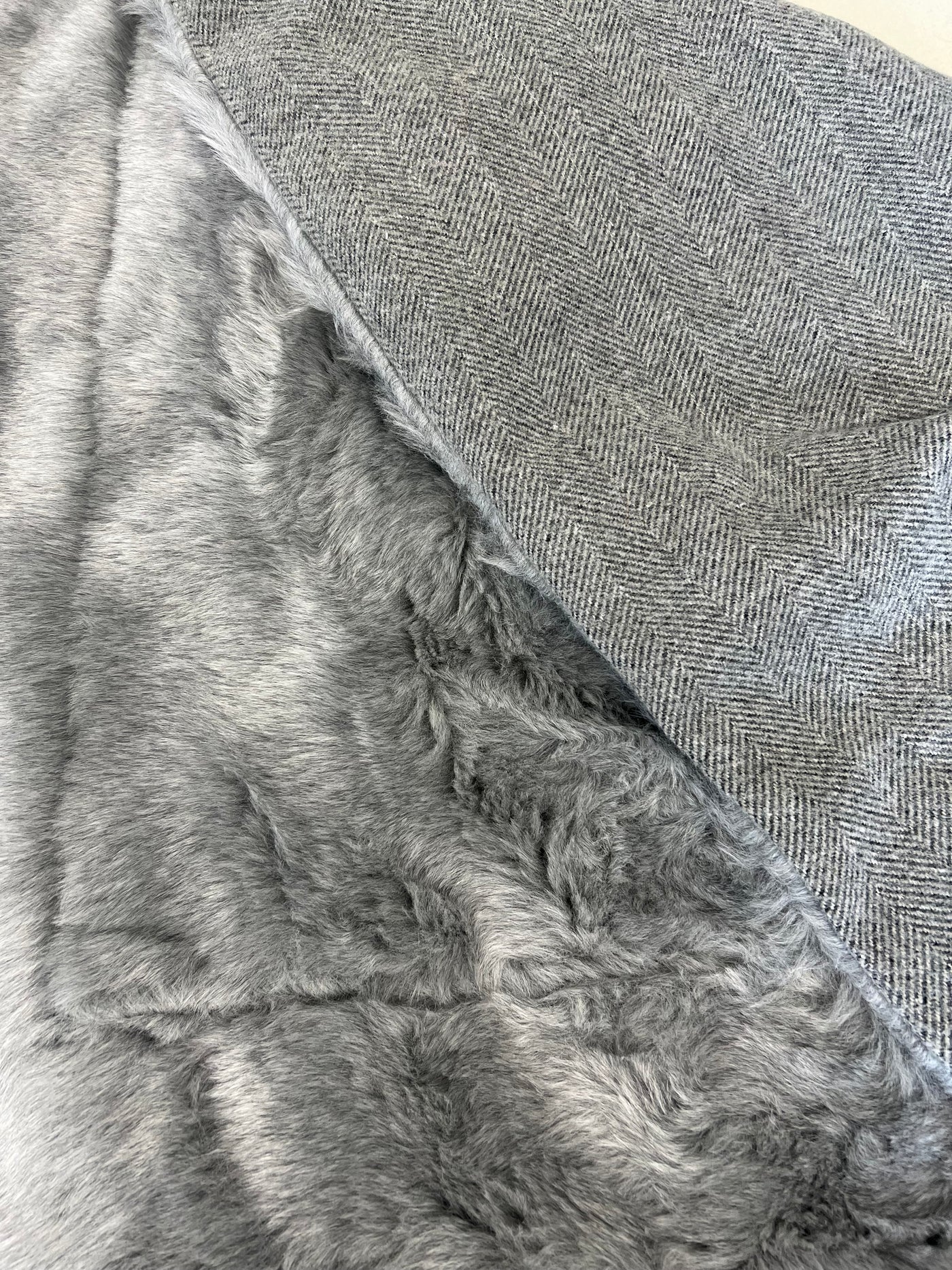 #design_pewter-tweed-ash-grey-faux-fur