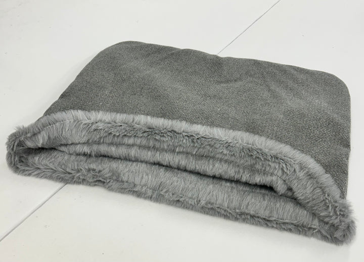#design_pewter-tweed-ash-grey-faux-fur