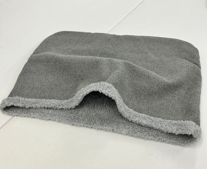 #design_pewter-tweed-grey-faux-sheepskin