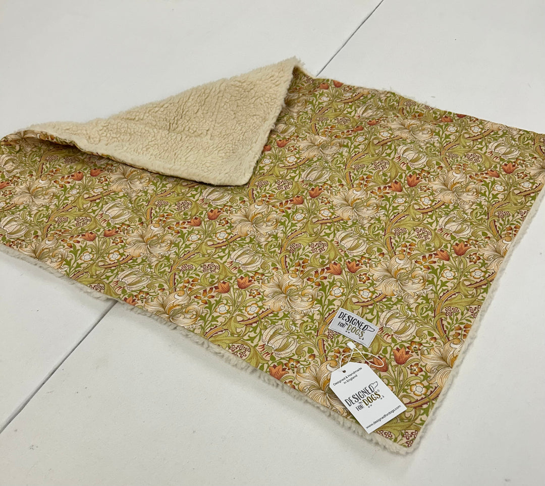 #design_william-morris-golden-cream-faux-sheepskin