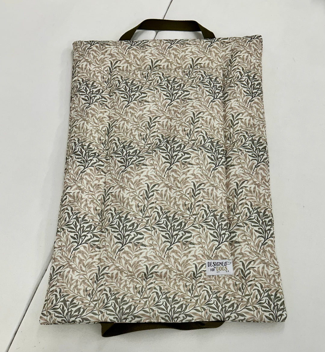 #design_19-x-29-william-morris-linen-willow-bough-waterproof